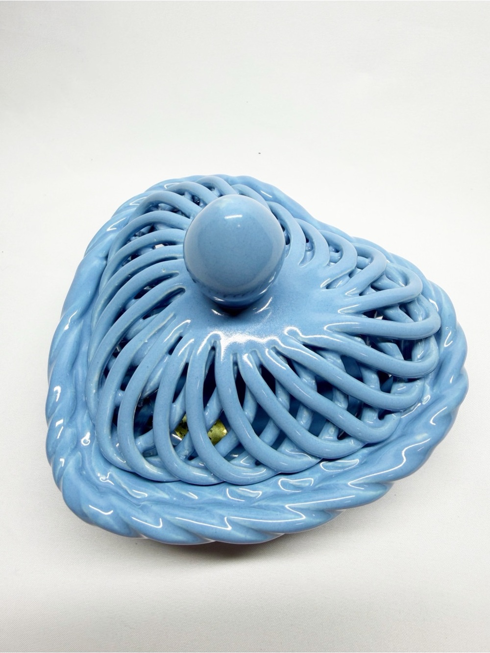 Vintage Mann Heart Ceramic Basket Trinket Dish Blue